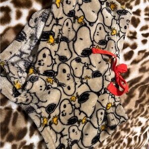 Peanuts Fleece Pajama Shorts with Black and Cream Design